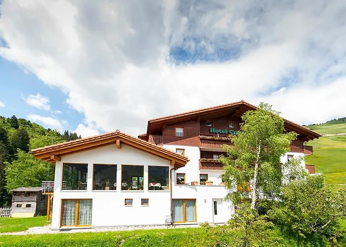Hotel Cuntera