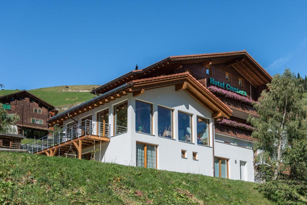 Hotel Cuntera