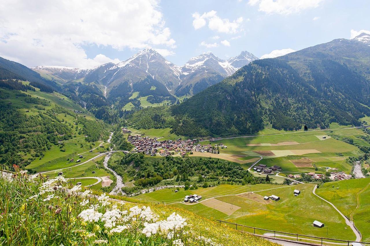 Cuntera 3* Curaglia
